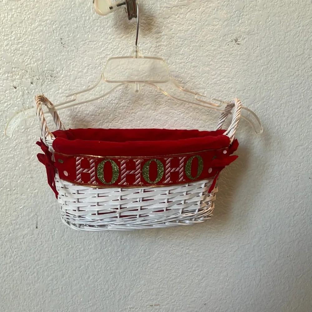 Seasonal holiday basket